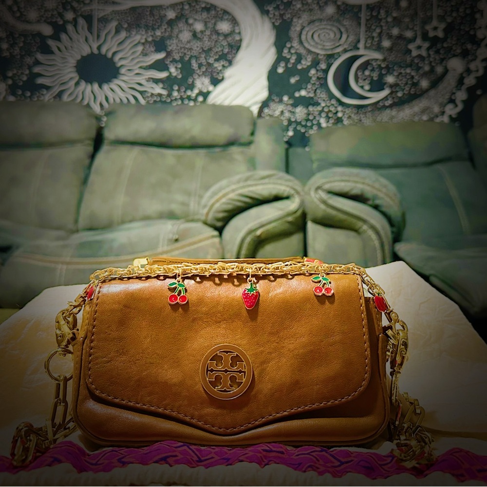 Rare Vintage Tory Burch Brown Leather small Crossbody bag with Gold Chain - Picture 4 of 12